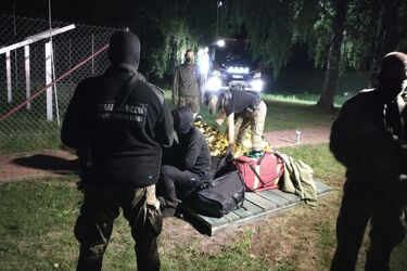 Migranci na wschodniej granicy. Episkopat apeluje o pomoc, a Morawiecki wzywa Białoruś