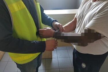 Pijany skatował psa. Zakrwawione zwierzę nie mogło się poruszać o własnych siłach