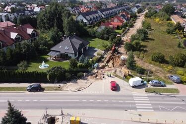Na Zawadach kładą kanalizację i wodociąg