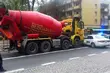 Ul. Sienkiewicza. Betonowóz wjechał w taksówkę 