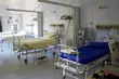 Zakażeni COVID-19 zajmują ponad 1 tys. łóżek. Zmarło 15 osób