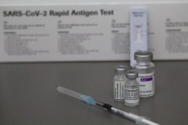 Trzecia dawka szczepionki przeciwko COVID-19. Dla kogo?