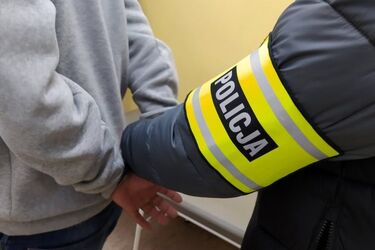 Recydywiści w akcji. Ukradli drogie perfumy i whiskey