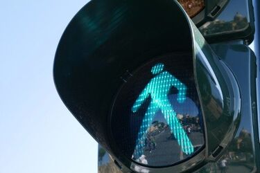 Ul. Hallera. Nie zatrzymał się przy przejściu dla pieszych, kobieta trafiła do szpitala