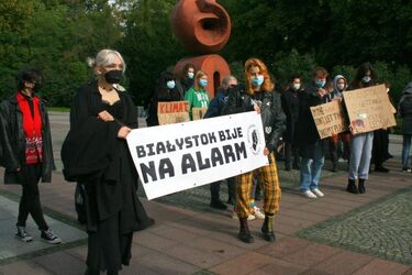 "Kryzys klimatyczny to kryzys praw człowieka". W Białymstoku odbył się strajk [ZDJĘCIA]
