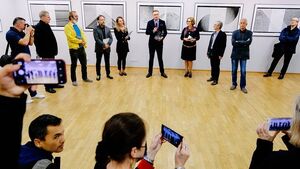 Być pomiędzy, czyli Festiwal "Interphoto" oficjalnie otwarty [ZDJĘCIA]