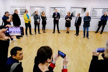 Być pomiędzy, czyli Festiwal "Interphoto" oficjalnie otwarty [ZDJĘCIA]