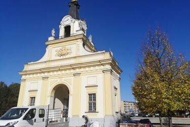 Ruszył remont ogrodzenia Pałacu Branickich