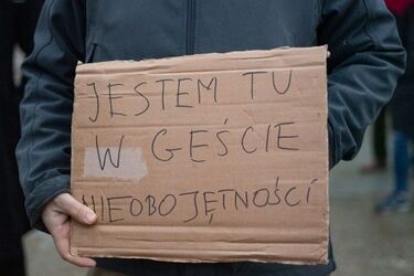 Białostoczanie organizują akcje solidarnościowe. Jedna przed siedzibą Straży Granicznej