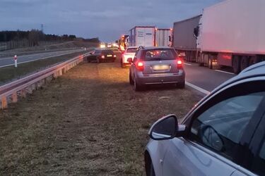 Wypadek na S8. Śmiertelnie potrącono mężczyznę 