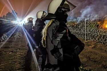 Granica. 35 kobiet i dzieci wepchniętych w drut kolczasty