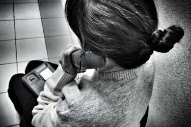 Dwie seniorki straciły ponad ćwierć miliona zł. Uwierzyły oszustom