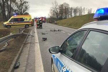 Śmiertelny wypadek na krajowej 61. Zginął młody mężczyzna