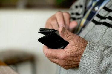 Kolejni seniorzy stracili oszczędności życia. 78-latka przekazała 80 tys. zł