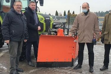 Starosta przygotowany na zimę. Białostockie drogi powiatowe będą odśnieżane nowym sprzętem