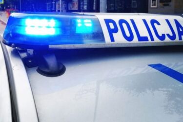 Pili alkohol. 58-latka pomyślała, że policjanci odwiozą jej kolegę do domu