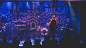 "Mój świat od dawna płonie". Koncert Fisza Emade Tworzywo [ZDJĘCIA]