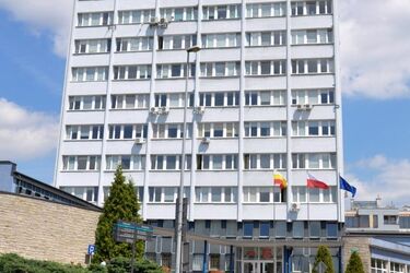 120 laptopów na 970 pracowników? W Podlaskiem urzędy nie są przygotowane do pracy zdalnej
