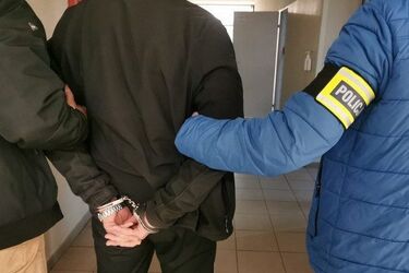 Seniorki z Białegostoku straciły 300 tys. zł. Policja zatrzymała oszusta