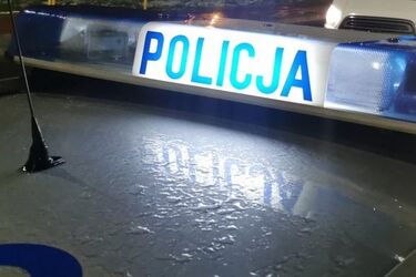 Wypadek na ekspresówce. Bus zderzył się z "solarką"