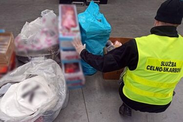 Sprzedawał podrabiane ciuchy, kosmetyki i zabawki. Odpowie przed sądem