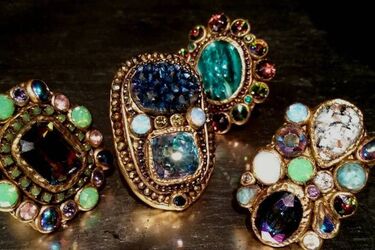 Biżuteria i malarstwo, wystawa "Klejnoty wyobraźni" w Operze