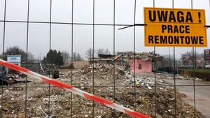 Prace rozbiórkowe koło dworca. Po centrum handlowym "Park" zostały gruzy [ZDJĘCIA]