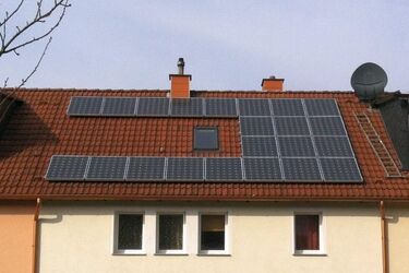 Fundusze europejskie dla podlaskich gmin. Przeznaczą 27,5 mln zł na kolektory słoneczne