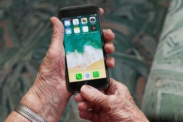 Oszuści w akcji. Chcieli pół miliona, ale seniorka miała w domu tylko 170 tys. zł