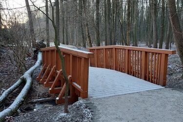 Dwa lata czekano na mostek w Lesie Zwierzynieckim. Już jest
