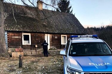 90-latka leżała w zimnym, zadymionym pomieszczeniu