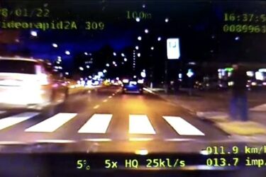 Wyprzedziła nieoznakowany radiowóz na przejściu dla pieszych - rekordowe mandaty weekendu
