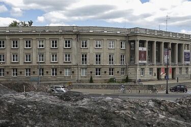 Kolejny mobilny punkt szczepień. Tym razem na UwB