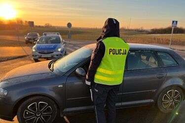 Pijany Białorusin próbował wręczyć policjantom 20 euro łapówki