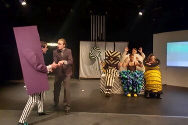 Klasyka czytana na nowo. "Tango" Mrożka w Teatrze Szkolnym 