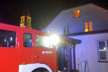 Pożar na plebanii. Wezwano aż 4 zastępy strażaków