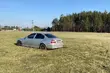 Senior zniszczył murawę boiska driftując swoim autem