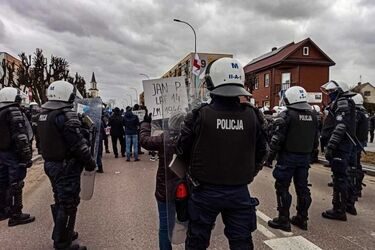 Po marszu w Hajnówce. Więcej interwencji w stosunku do blokujących niż narodowców