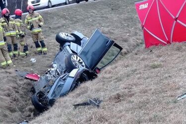 Śmiertelny wypadek. Osobówka zderzyła się z ciężarówką