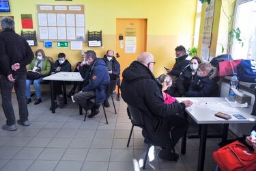 Kolejki po paszporty ciągle duże. Apogeum - w sobotę [ZDJĘCIA]