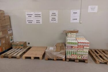 Cały czas trwa zbiórka dla uchodźców z Ukrainy. Jakich produktów brakuje? [LISTA]