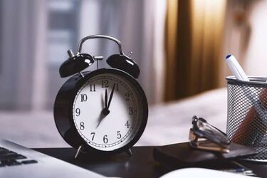 Zmiana czasu na letni - w którą stronę przestawimy wskazówki?