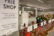 Miejski punkt zbiórki darów i free shop dla Ukraińców ograniczają działalność