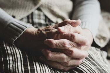 83-latka uwierzyła w historię "policjanta". Straciła oszczędności życia