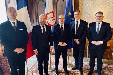 O uchodźcach i współpracy gospodarczej. Marszałek Kosicki z wizytą we Francji