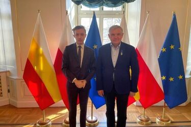 "To buduj młody i rozdawaj" - czyli prezydent Truskolaski vs. działacz Młodej Lewicy