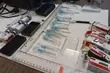 Igły, strzykawki, ampułki ze sterydami - taką paczkę miał dostać jeden z osadzonych