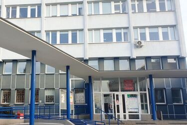 2 maja niektórzy urzędnicy mają wolne. Jak jeździ BKM i pracują sklepy?