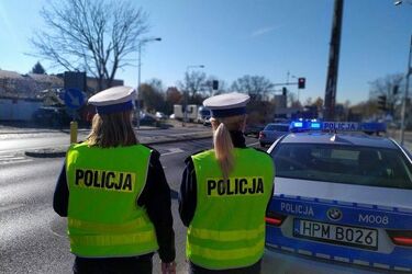 Dwie akcje podlaskiej policji. Uratowali kajakarzy i pomogli zawieźć dziecko do szpitala