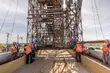 Każdy ma 200 m i waży 1 400 ton. Trwa budowa bliźniaczych mostów nad Narwią